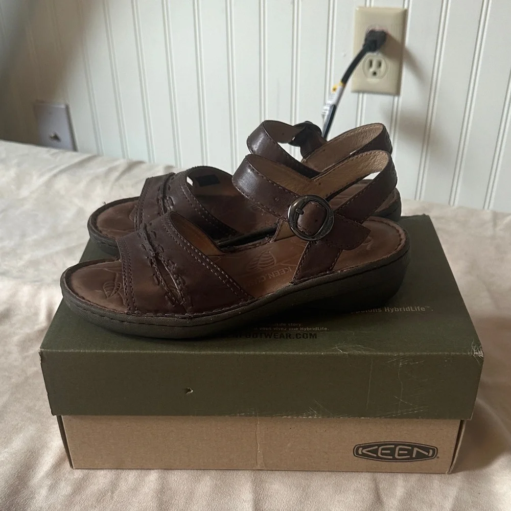 Keen Brown Leather Sandals with Adjustable Straps - Picture 4 of 10